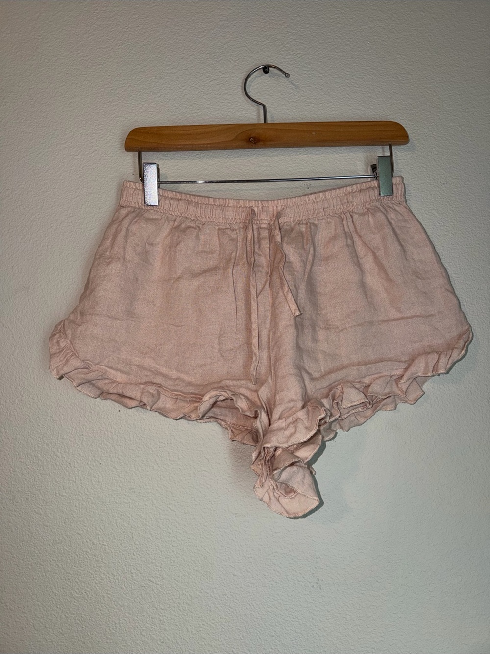 Women’s Homebodii Shorts 100% Linen Ruffle shorts Small Beach Lagenlook Boho